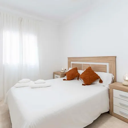 Acogedor Apartamento De Dos Dormitorios A 50 Metros Del Mar Y A 5 Minutos Al Aeropuerto Tenerife Sur *