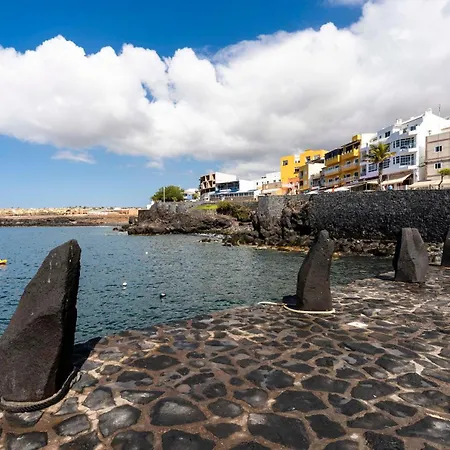 Acogedor Apartamento De Dos Dormitorios A 50 Metros Del Mar Y A 5 Minutos Al Aeropuerto Tenerife Sur Appartamento Los Abrigos